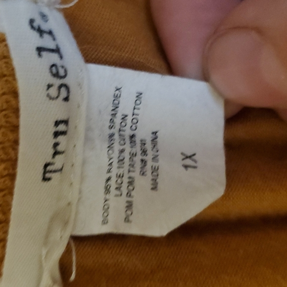 Boho Top DONATED - Picture 4 of 4